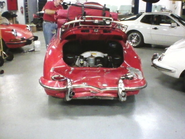 Click image for larger version

Name:	9-16-112.JohnBelindasPorschDamageRear.JPG
Views:	95
Size:	168.6 KB
ID:	31353