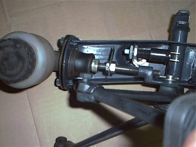 Click image for larger version

Name:	brakesactiatedposition.JPG
Views:	148
Size:	53.7 KB
ID:	78720
