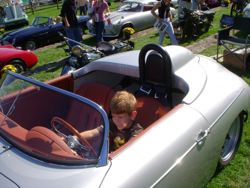 Click image for larger version

Name:	BernhardssoninSpeedster84255.JPG
Views:	75
Size:	90.3 KB
ID:	53190